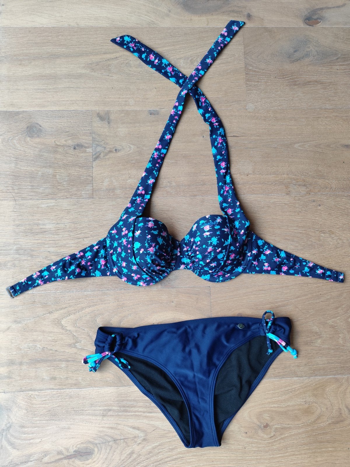 Bikini Protest, Blauw, Ophalen of Verzenden, Zo goed als nieuw, Protest