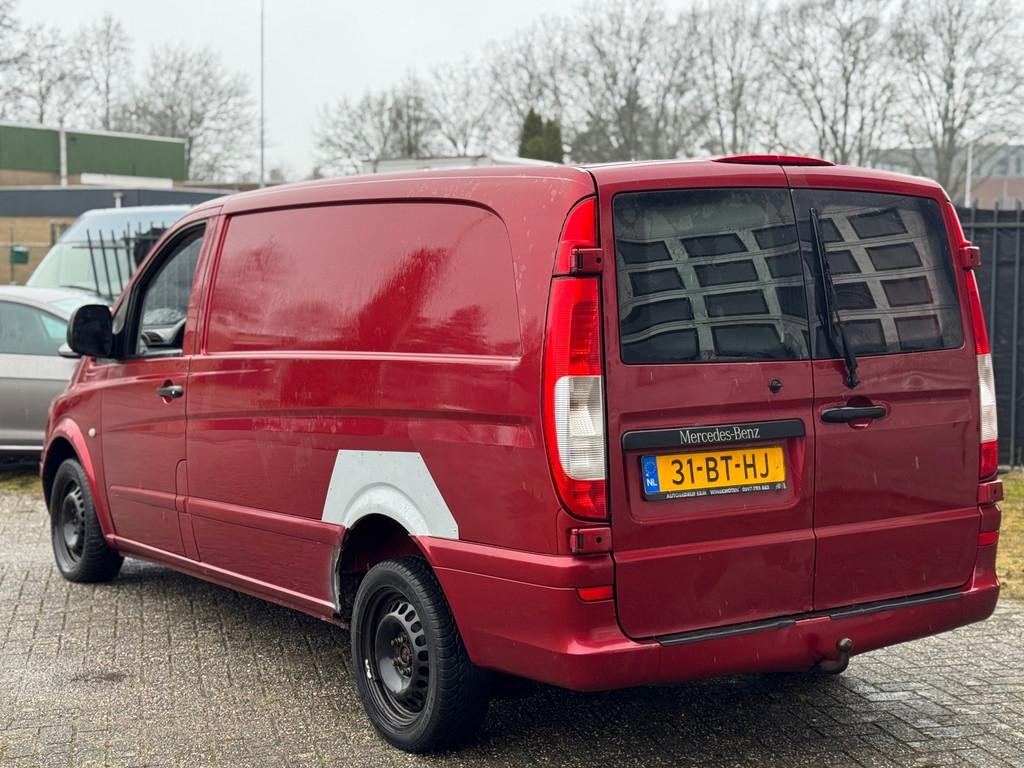 Mercedes-Benz Vito 111 CDI 320 Lang Airco,Cruise,Rood, Auto's, Gebruikt, 4 cilinders, 2000 kg, Bedrijf