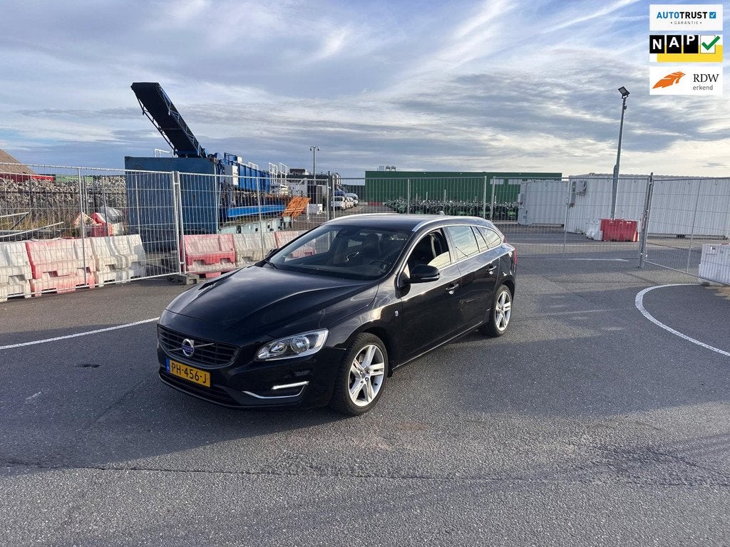 Volvo V60 2.0 D3 Ocean Race Navi.Clima, Auto's, Volvo, Gebruikt, Euro 6, 4 cilinders, Zwart