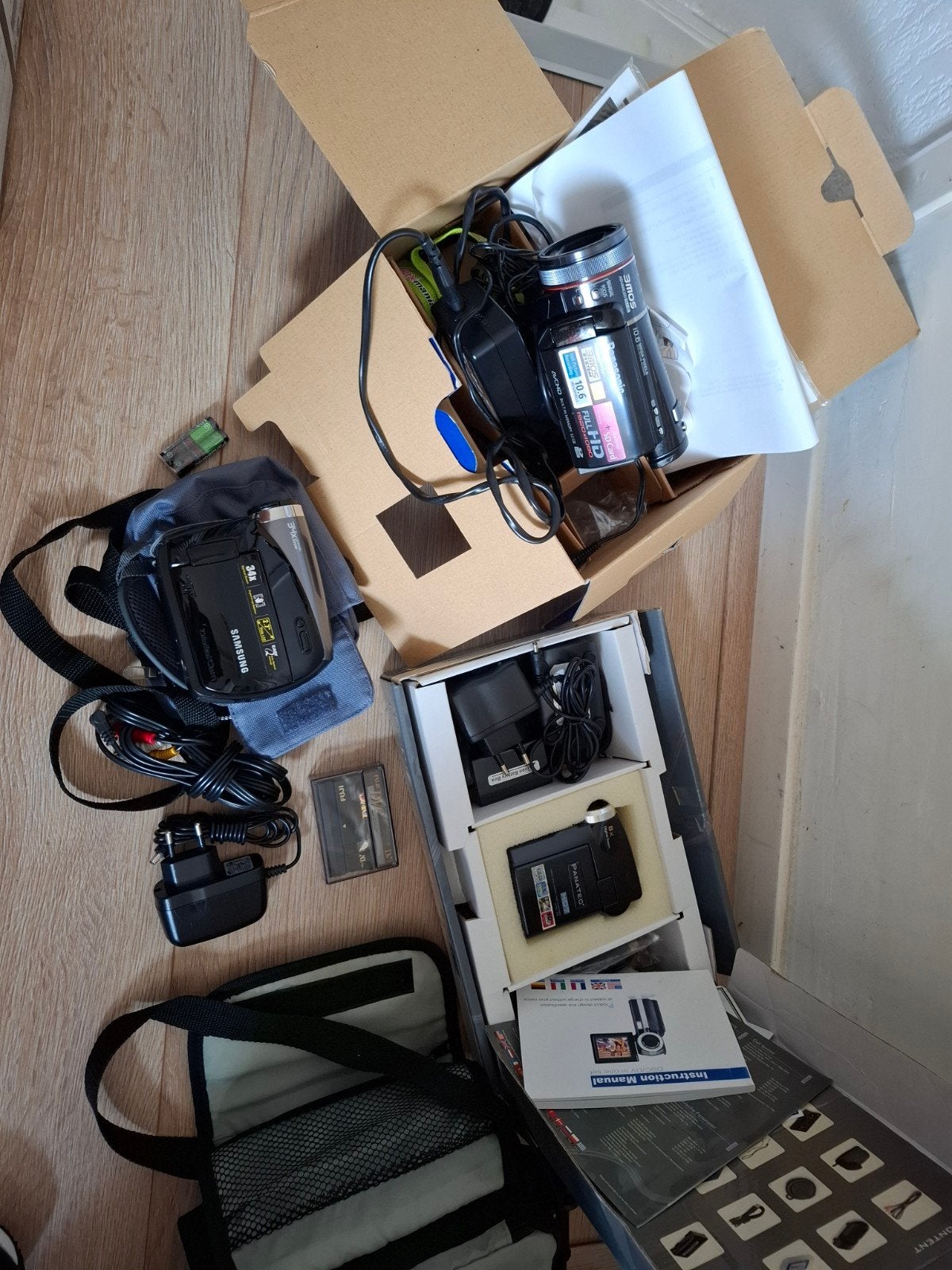 3 camcorders - Panatec, Panasonic, Samsung - Niet getest, Audio, Tv en Foto, Full HD, Panasonic, Ophalen of Verzenden, Niet werkend