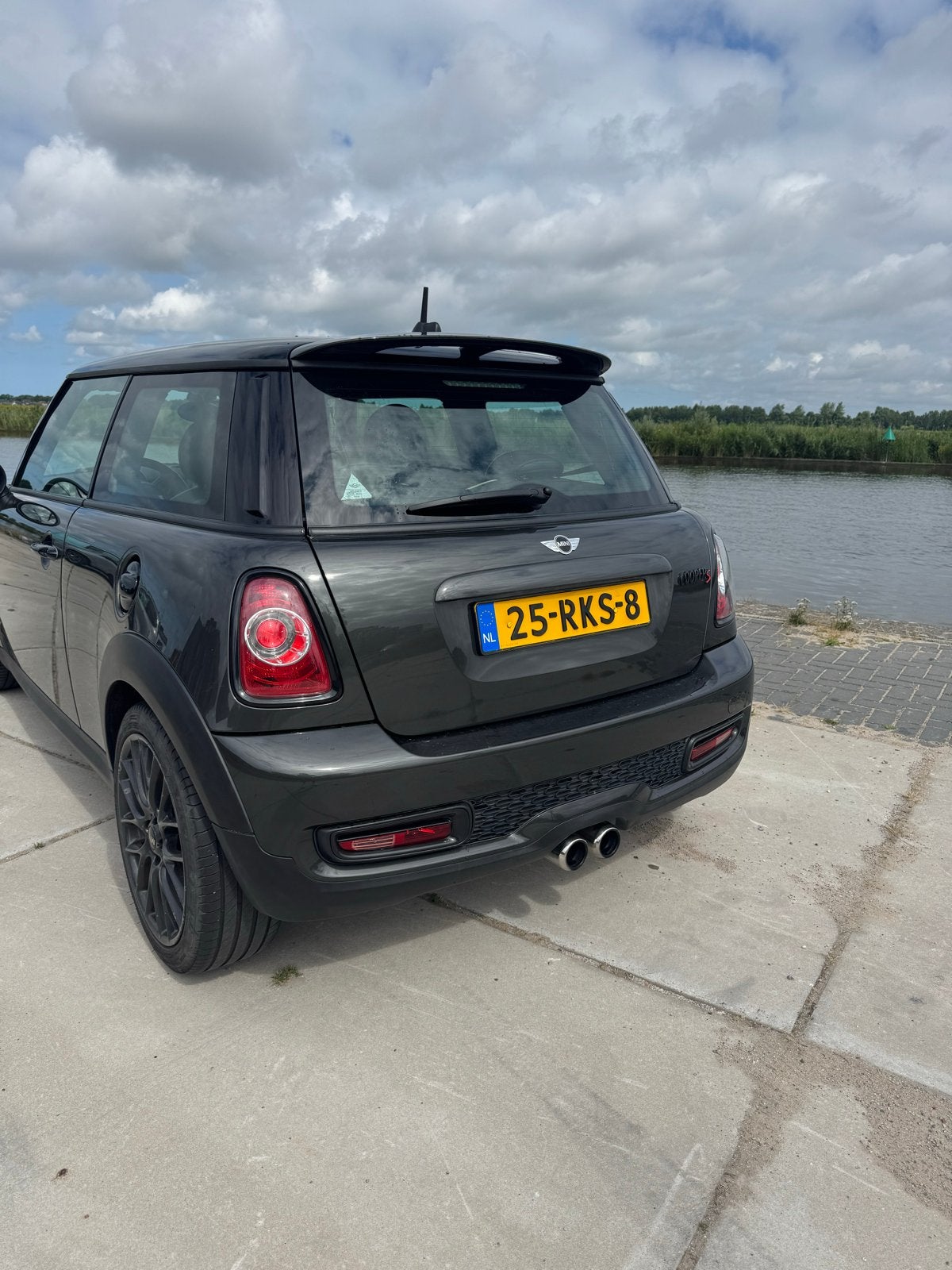 Mini 1.6 Cooper S 2011 Grijs, Zwart, 4 cilinders, 4 stoelen, 49 €/maand