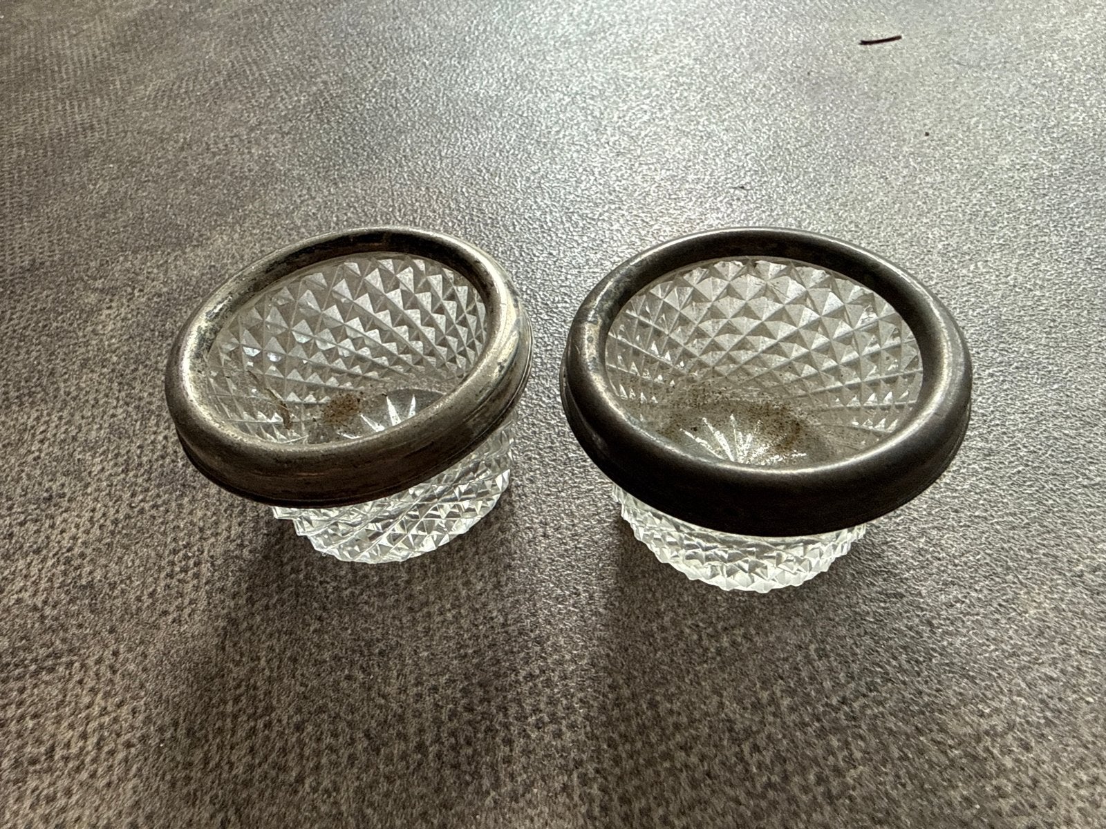 Set van 2 antieke zoutvaatjes glas en verzilverd, Ophalen of Verzenden