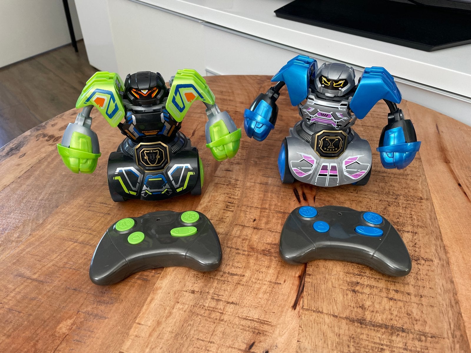 Robots met afstandsbediening - set van 2, Ophalen, Zo goed als nieuw