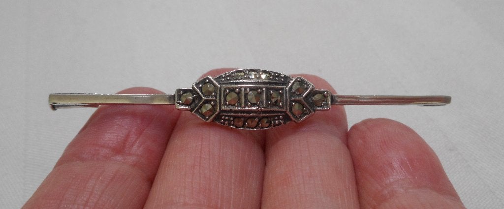 Zilveren Art Deco broche met markasiet steentjes nr.1455, Verzenden, Zilver, Broche