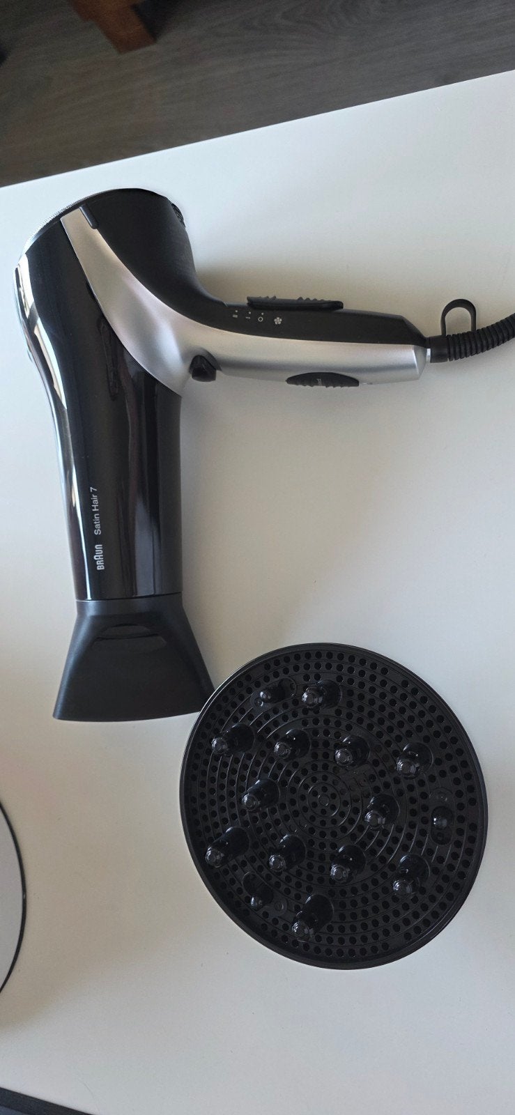 Te koop, nieuwe Braun satin hair 7 föhn met iontec., Ophalen of Verzenden, Nieuw, Voor, Spatbord