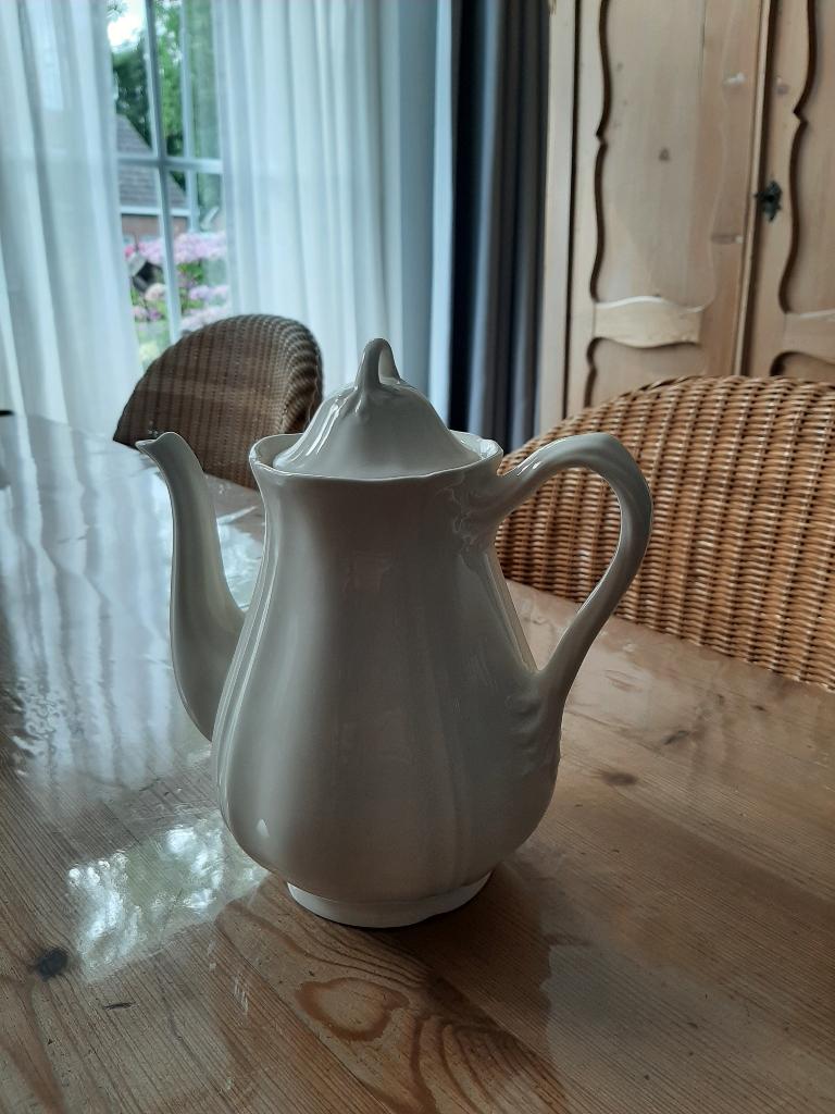 WEDGWOOD , QUEEN SHAPE - KOFFIE / THEEKAN, Overige typen, Ophalen of Verzenden, Zo goed als nieuw, Wedgwood