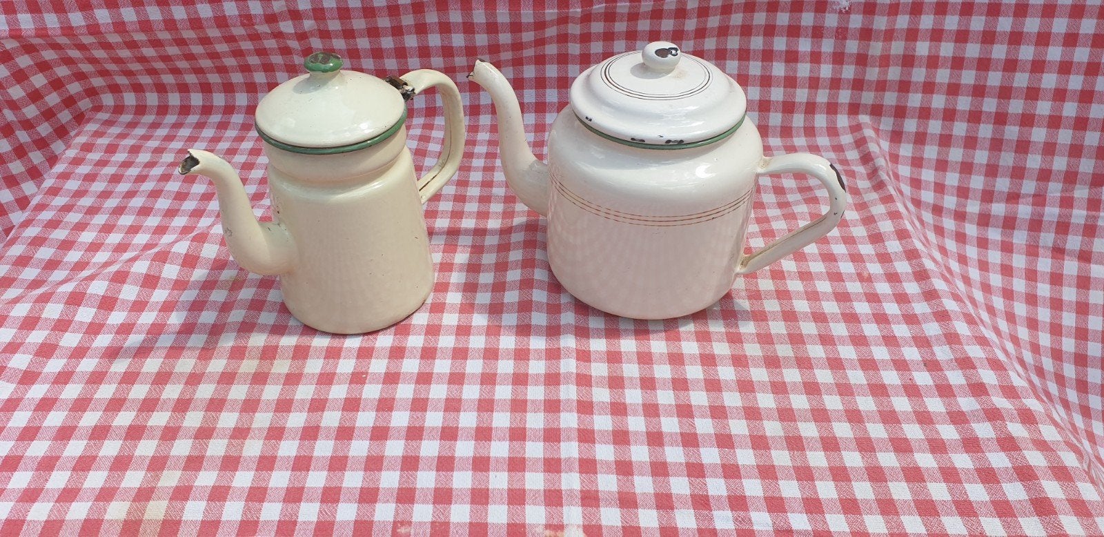 2 kleine koffie thee potjes crème emaille, Ophalen of Verzenden