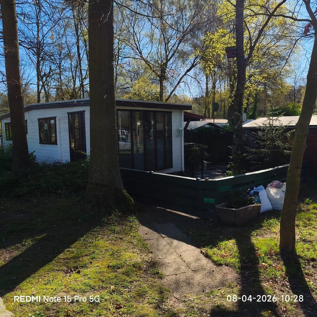 Wintervast chalet in bosrijke omgeving Montfort, Limburg, Caravans en Kamperen, Stacaravans