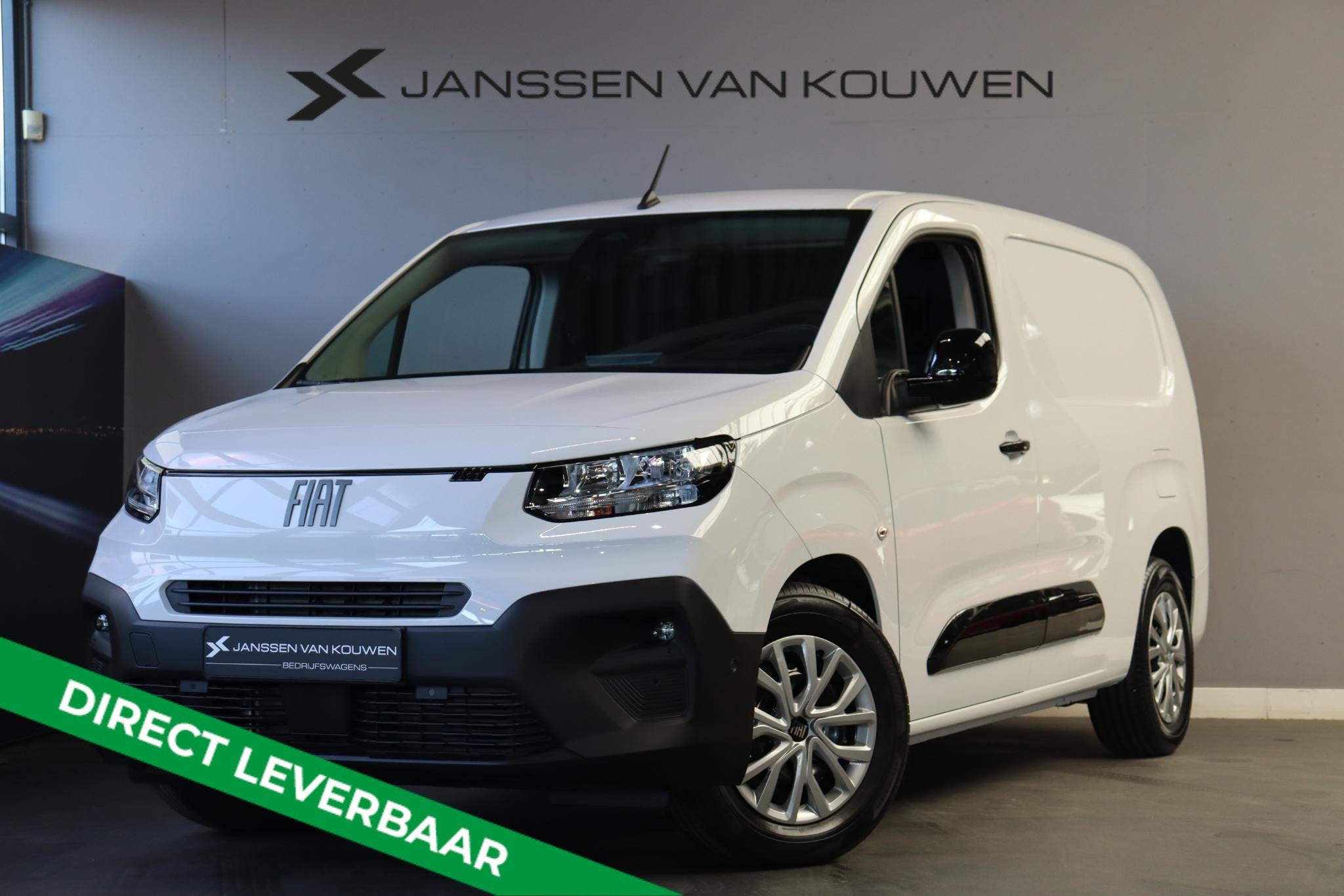 Fiat E-Doblò 136 L2 50 kWh / 2+6 jaar garantie / voorraad, Auto's, 750 kg, 900 min, Wit, Origineel Nederlands
