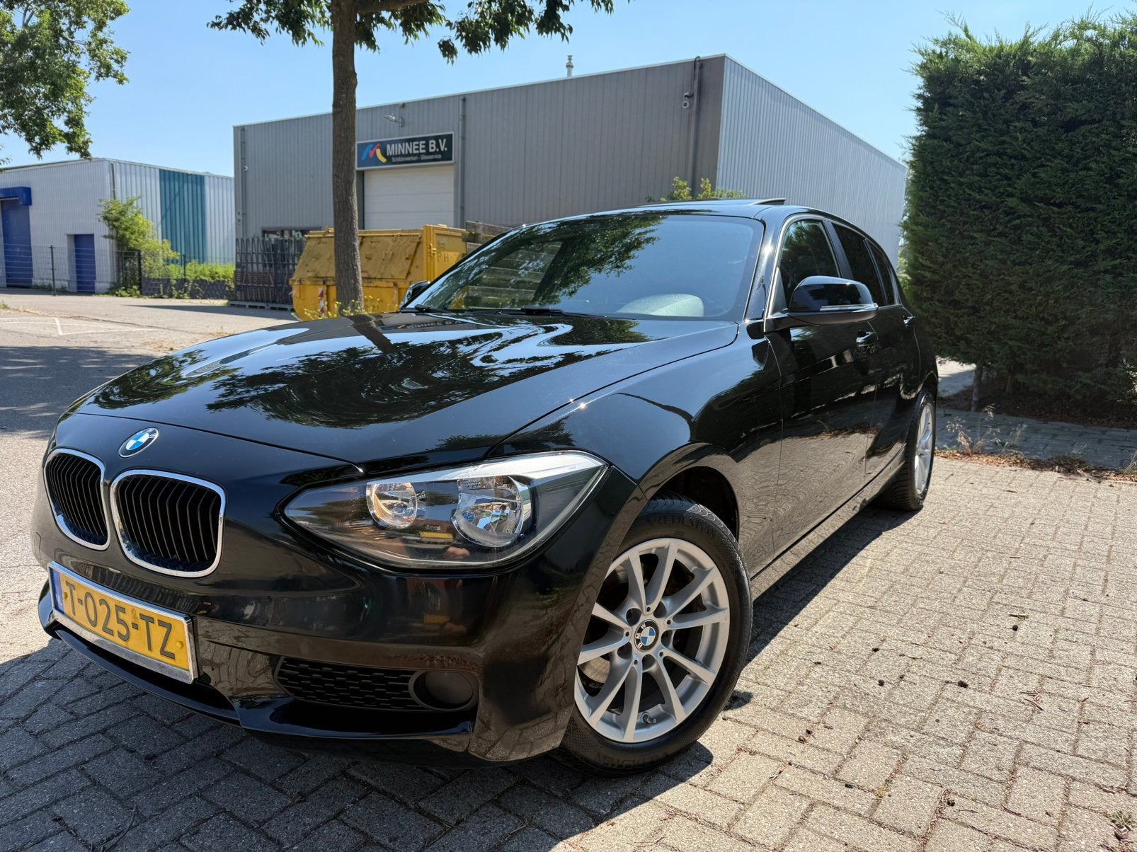 BMW 1-Serie 116i Dealeronderhouden Panodak Parkeersensoren, Auto's, 1-Serie, Zwart, 4 cilinders, Zwart