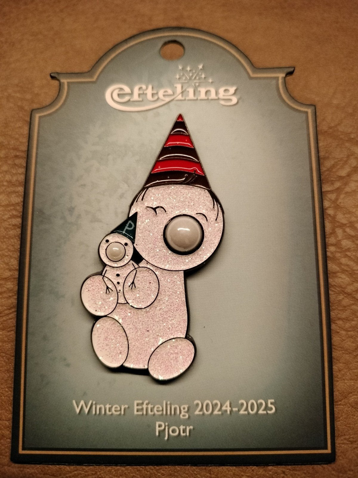Efteling pin: Winter Efteling 2024 – 2025 Pjotr (met baby), Verzamelen, Efteling, Verzenden, Nieuw, Button of Speldje