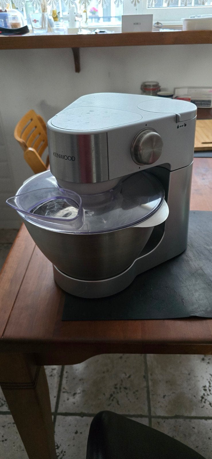 Kenwood Keukenmachine - Zilverkleurig, 2 tot 3 liter, Ophalen, Gebruikt, 3 snelheden of meer