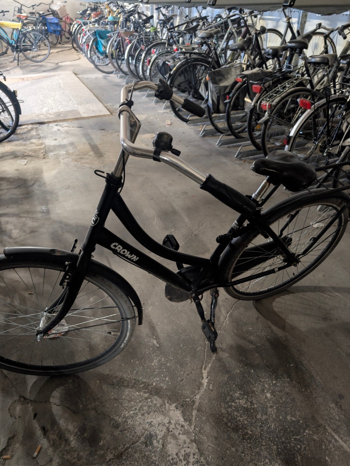 Zwarte damesfiets met lekke achterband, verder in orde, Velgrem, Ophalen, Overige merken, 53 tot 56 cm