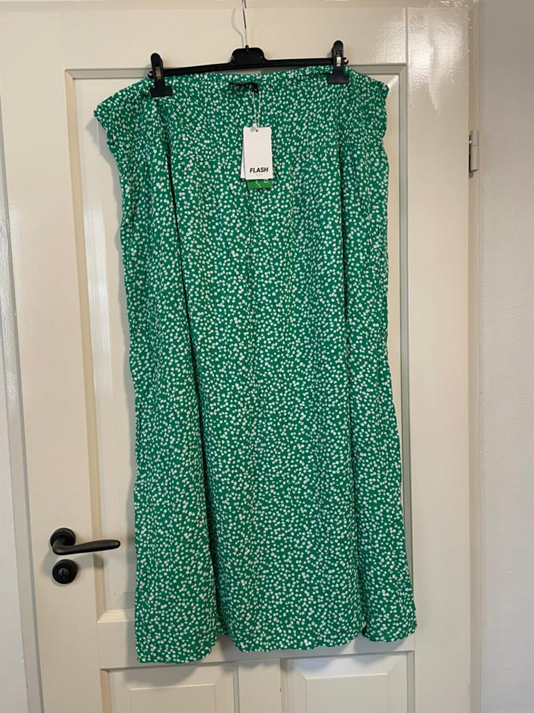 Nieuwe Zizzi rok maat 54/56 (XL) - Groen met witte bloemen, Kleding | Dames, Grote Maten, Nieuw, Rok, Groen, Ophalen of Verzenden