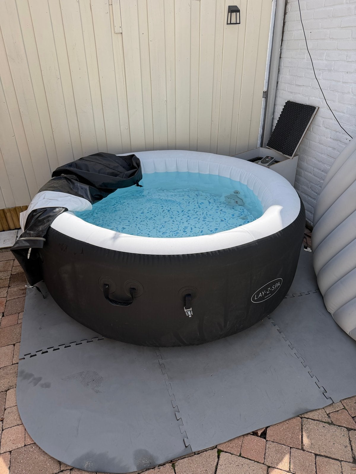 Lay-Z-Spa opblaasbare jacuzzi met afdekzeil en pomp, Ophalen of Verzenden, Gebruikt, Afdekzeil, Opblaasbaar
