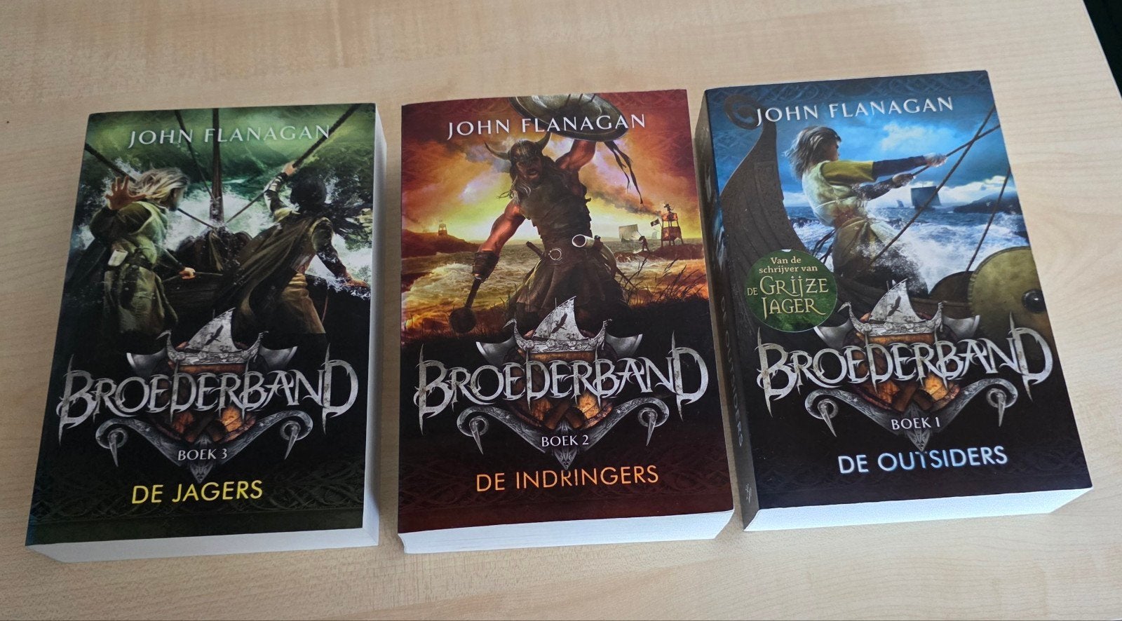 Broederband Boek 1, 2 en 3 - John Flanagan, Boeken, Ophalen, Zo goed als nieuw, John Flanagan