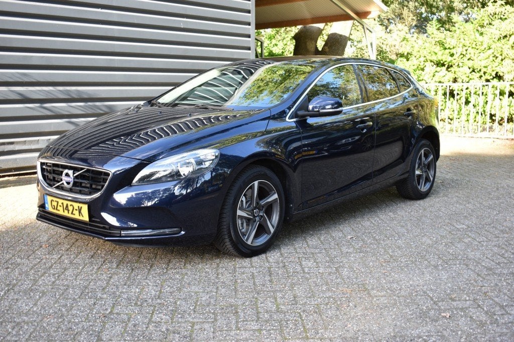 Volvo V40 1.5 T2 MOMENTUM!!AUTOMAAT!!!BJ 2015!!!ZUINIG IN VE, Auto's, 4 cilinders, Origineel Nederlands, 19 km/l, 1335 kg