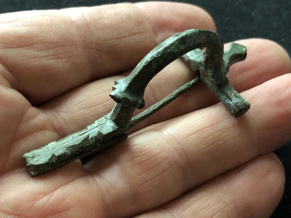 ROMEINSE knoppen FIBULA mantelspeld bodemvondst apart model, Ophalen of Verzenden