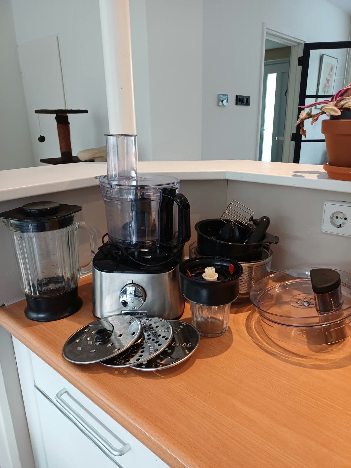 Kenwood Multipro Compact Foodprocessor FDM307SS, Ophalen, Gebruikt, 2 snelheden, 2 tot 3 liter