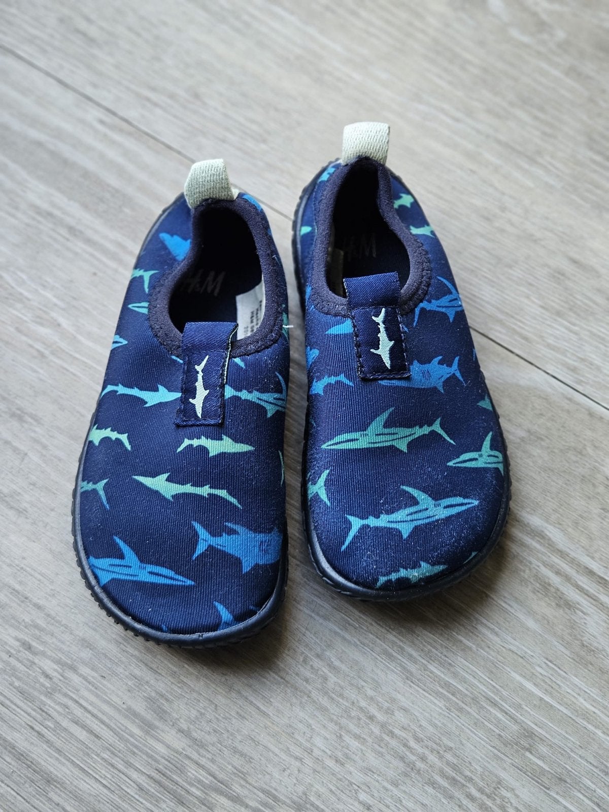 H&M waterschoenen met haaienprint, maat 25, Ophalen of Verzenden, Gebruikt, Jongen, Schoenen