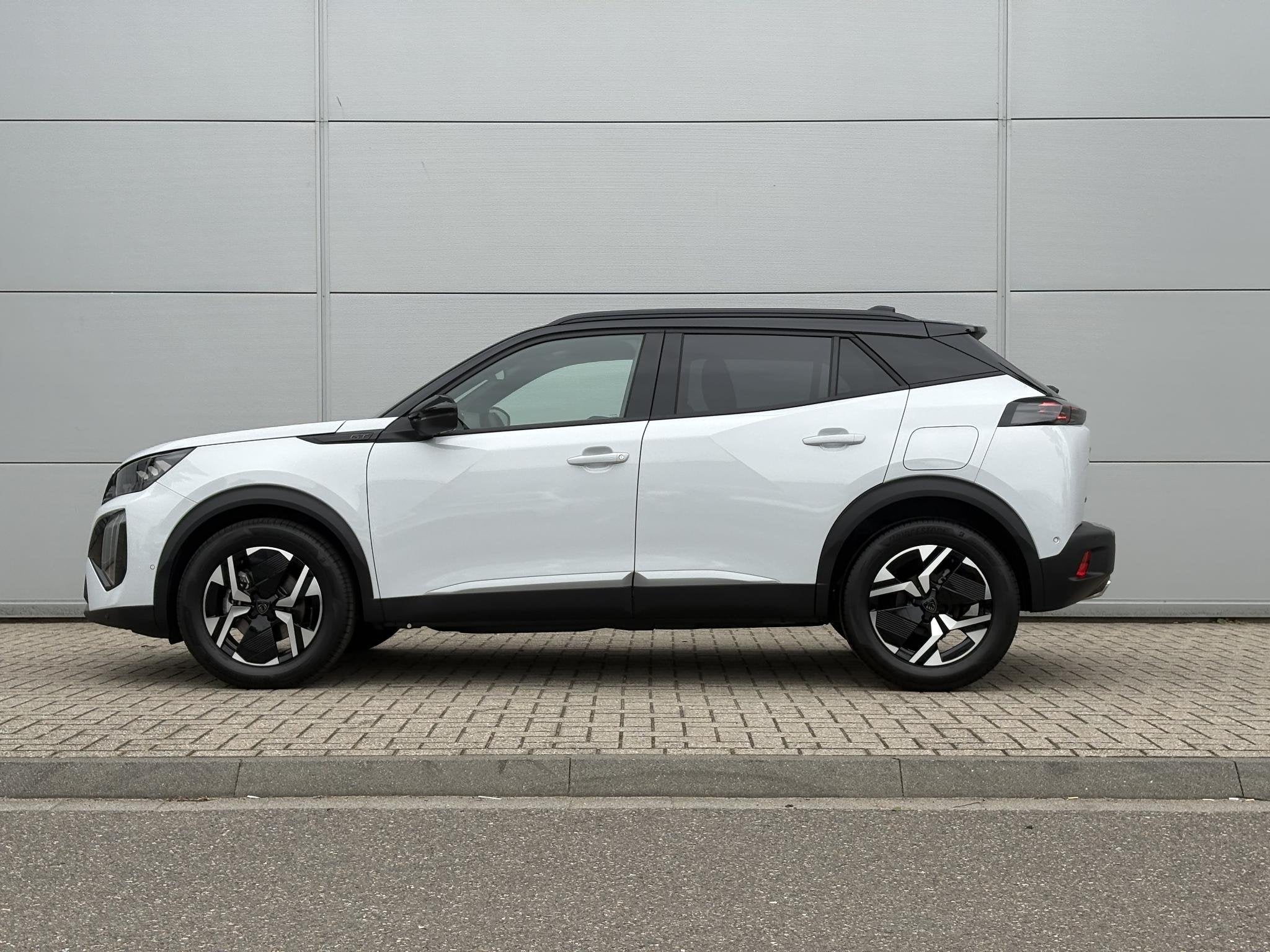 Peugeot 2008 1.2 Hybrid 145 GT | Elektrische stoelen | Adapt, 1272 kg, Euro 6, 1199 cc, Wit