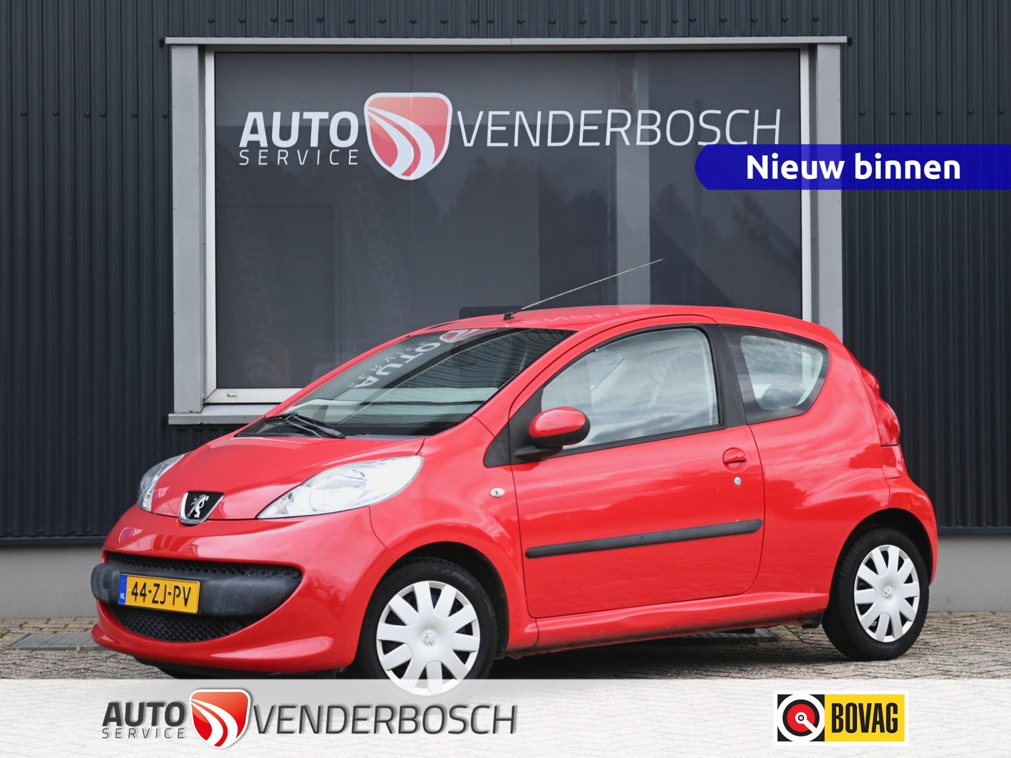 Peugeot 107 1.0-12V XS 68pk Automaat | 96.628km, Auto's, Stof, Gebruikt, 4 stoelen, 68 pk