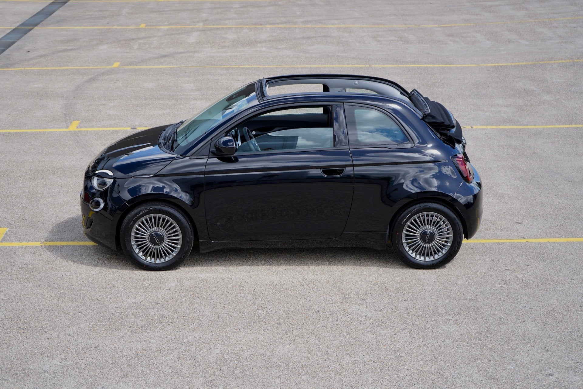 Fiat 500 C Icon 42 kWh Cabrio Apple CarPlay, Auto's, Dealer onderhouden, Stof, Gebruikt, Cabriolet