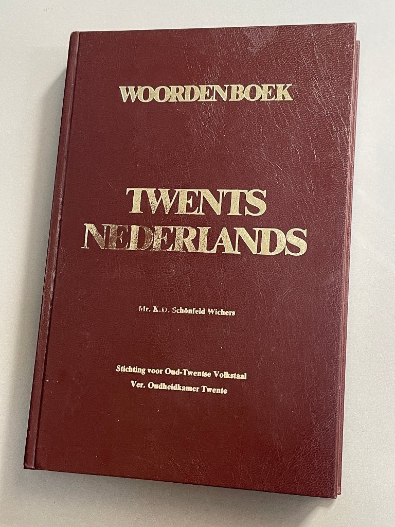 Woordenboek Twents-Nederlands / 1983    -   TWENTE, Overige uitgevers, Ophalen of Verzenden, Zo goed als nieuw, Overige talen