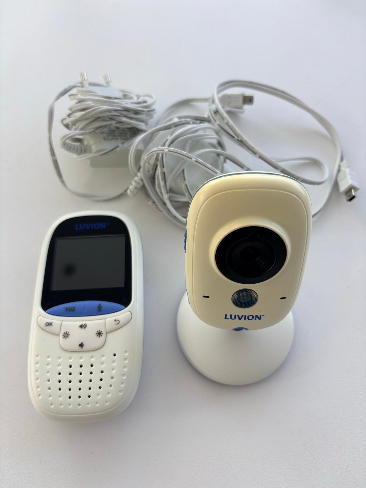 Luvion Easy Babyfoon met Camera en Terugspreekfunctie, Ophalen of Verzenden, Gebruikt, 100 tot 250 meter, Camera