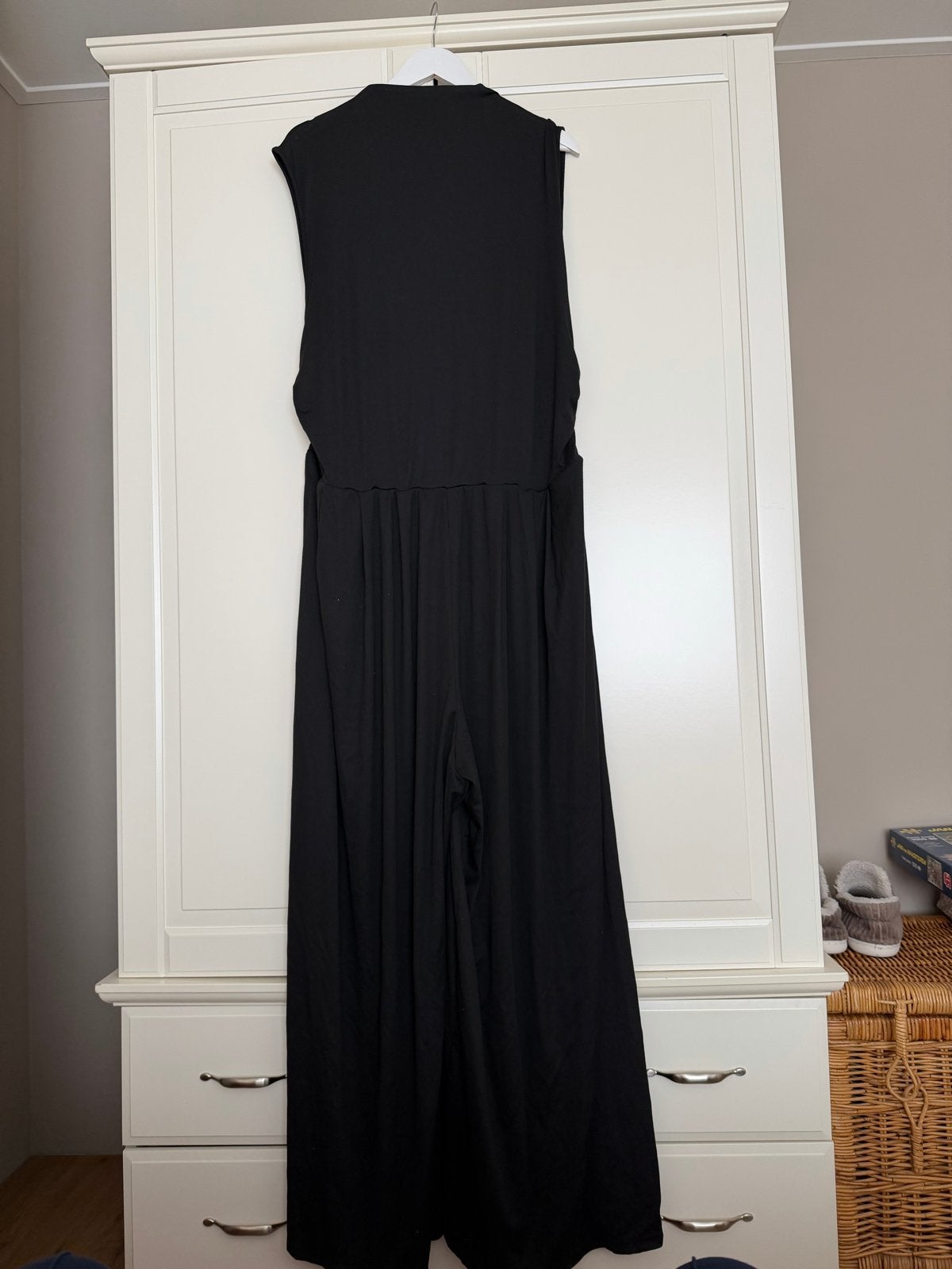 Zwarte jumpsuit met wijde pijpen en rits achter, Ophalen, Zo goed als nieuw, Maat 46/48 (XL) of groter, Zwart