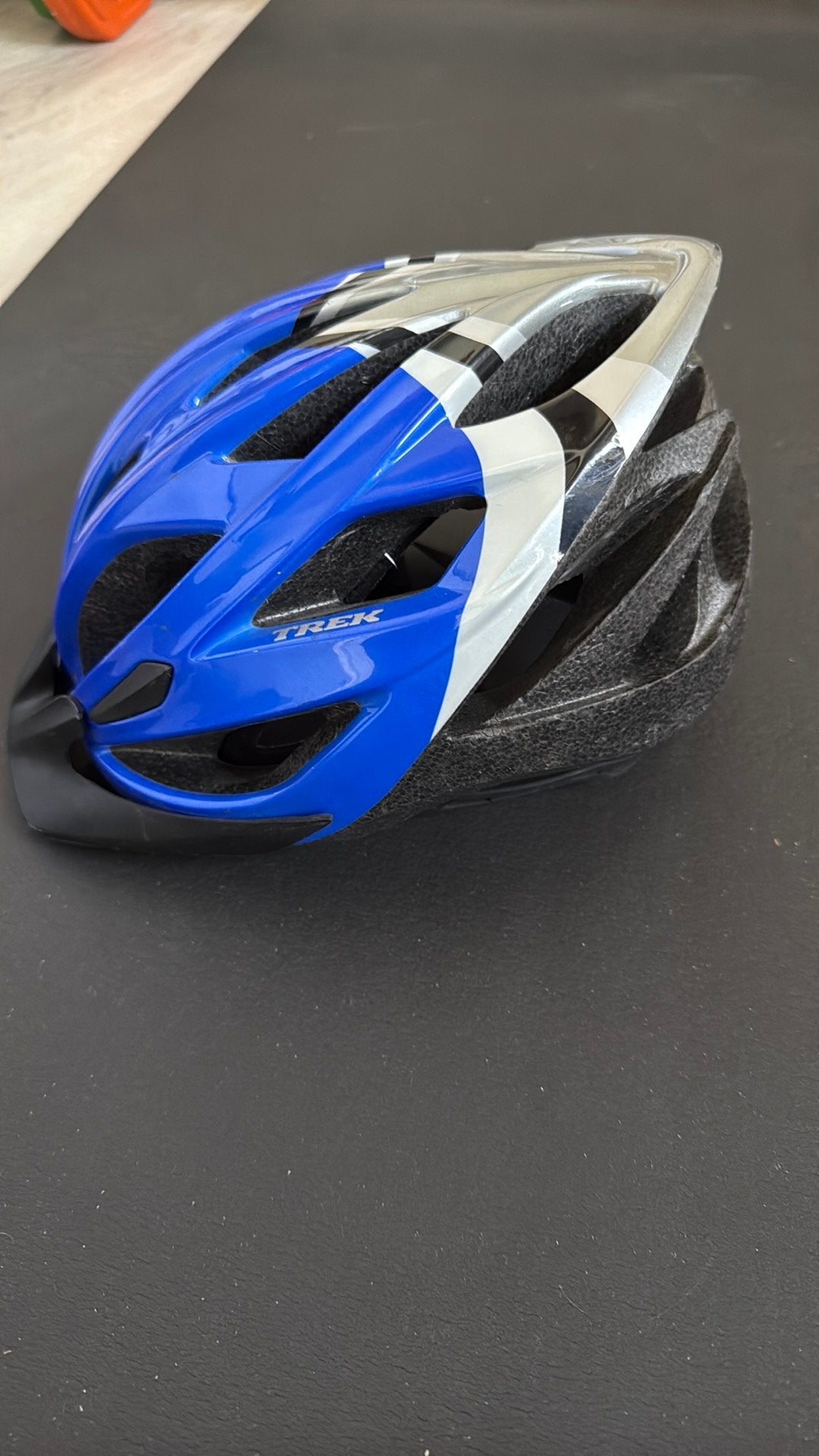 Fietshelm merk trek kleur blauw maat 49-57 cm, Ophalen of Verzenden, Zo goed als nieuw