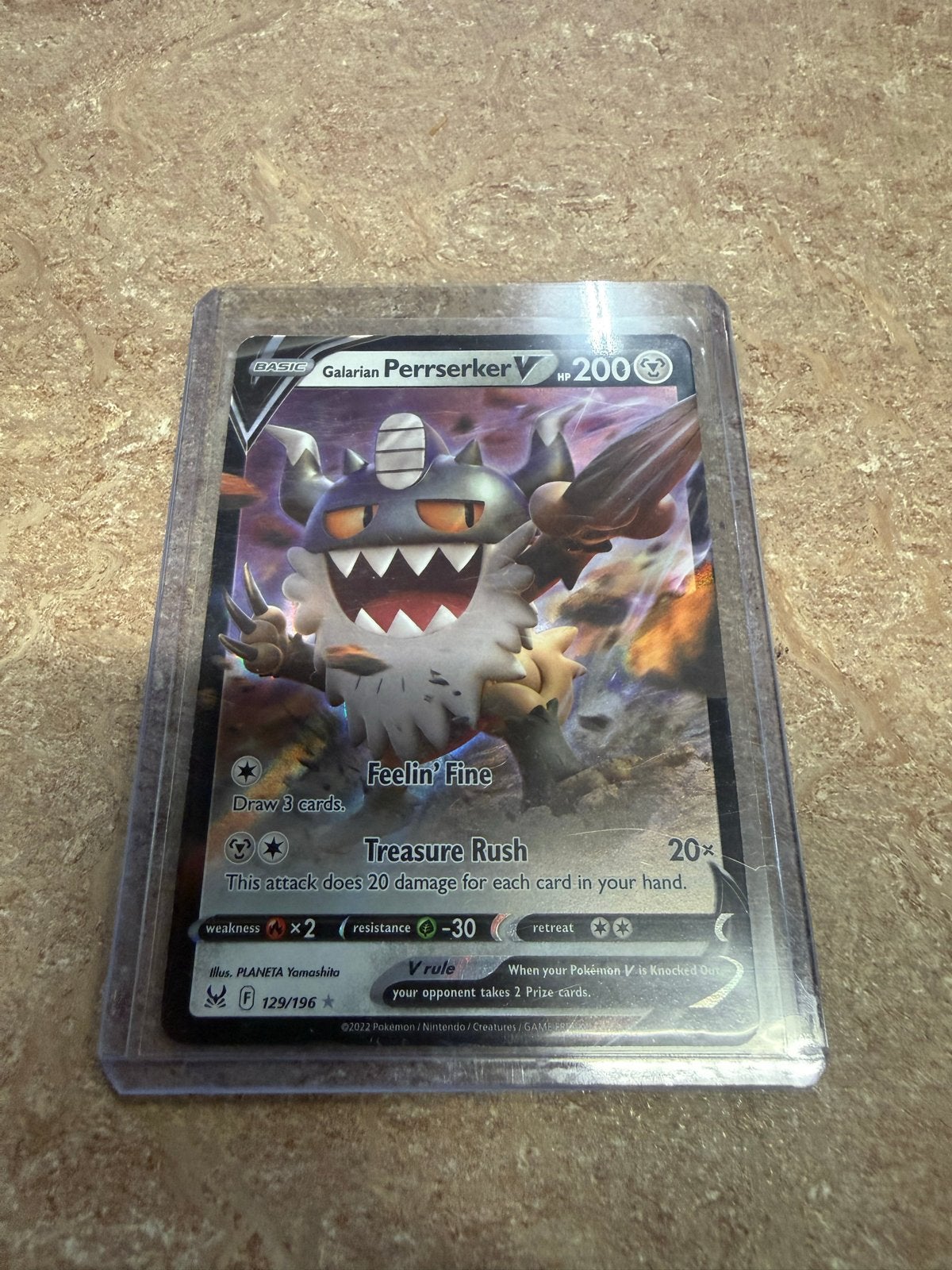 Galarian Perrserker V 129/196 Pokémon Kaart, Ophalen of Verzenden, Zo goed als nieuw, Losse kaart, Foil