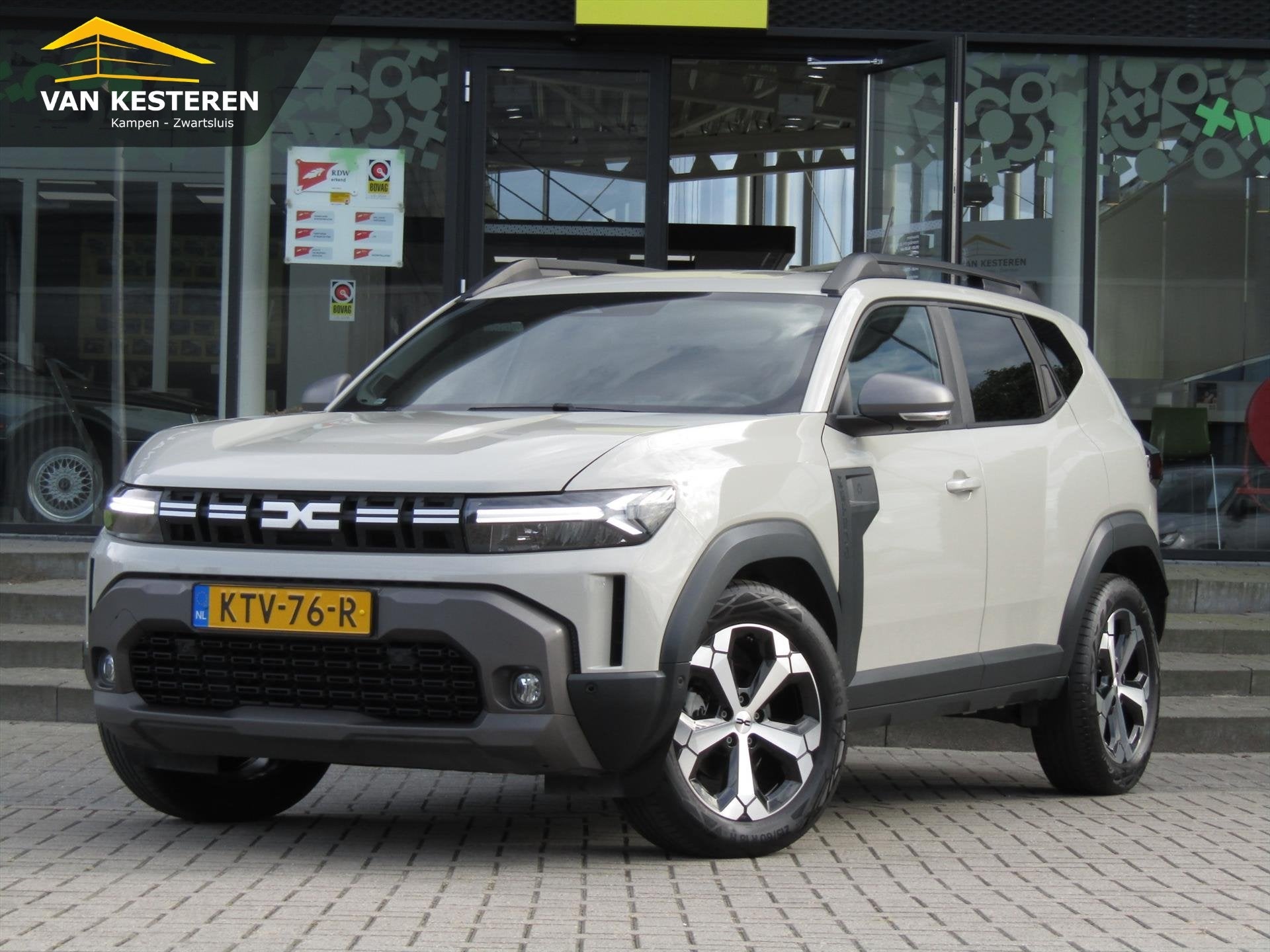 DACIA Duster 1.6 HYBRID 140pk Journey Camera / Handsfree Car, 94 pk, Stof, Gebruikt, 4 cilinders