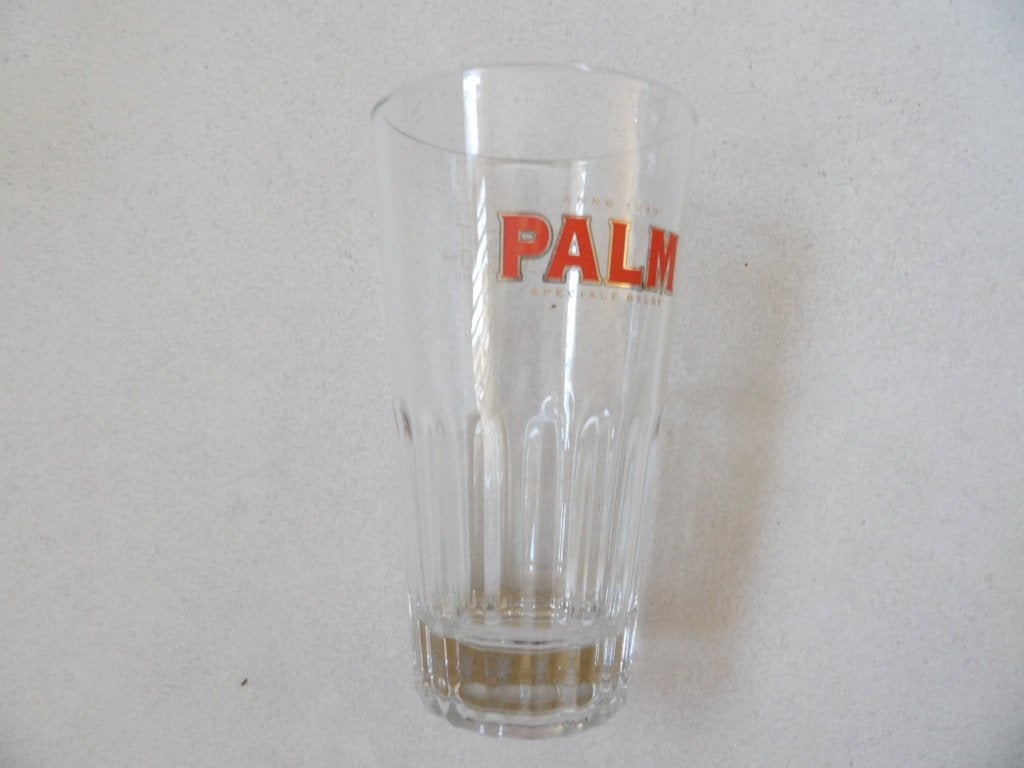 NIEUW 1 mooi stevig PALM  bierglas op voet 25 CL, Ophalen of Verzenden, Nieuw, Glas of Glazen, Palm