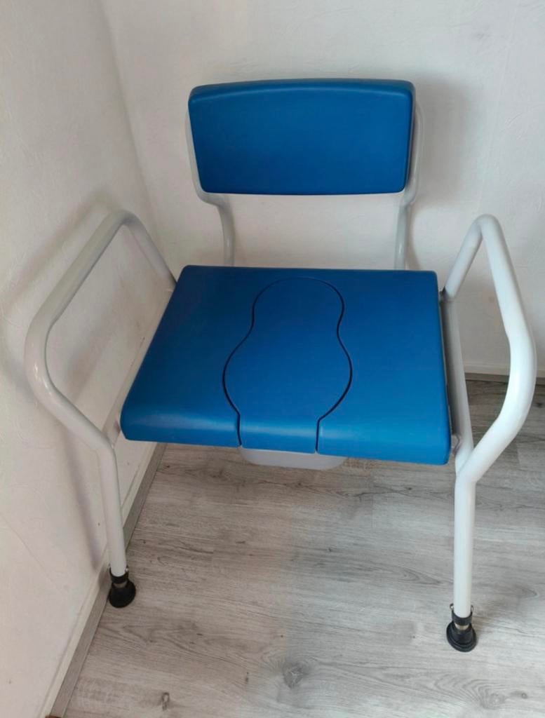 Douche-/toiletstoel Xxl 71cm breed, Ophalen, Zo goed als nieuw
