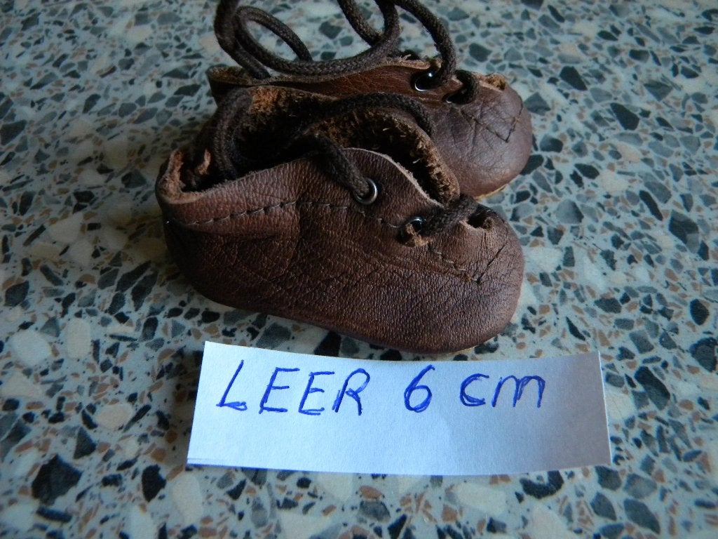 POPPENSCHOENTJES 3 PAAR, Ophalen of Verzenden, Gebruikt, Kleertjes