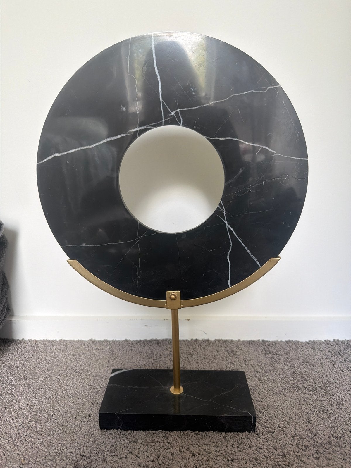 Elegant marmeren decoratiebeeld voor in huis, Ophalen, Zo goed als nieuw, Zwart, Modern