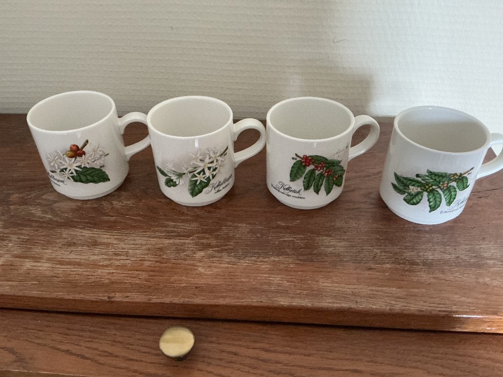 4 koffiemokken villeroy en boch. Koffiebloesem serie DE., Huis en Inrichting, Vintage, Ophalen of Verzenden, Zo goed als nieuw