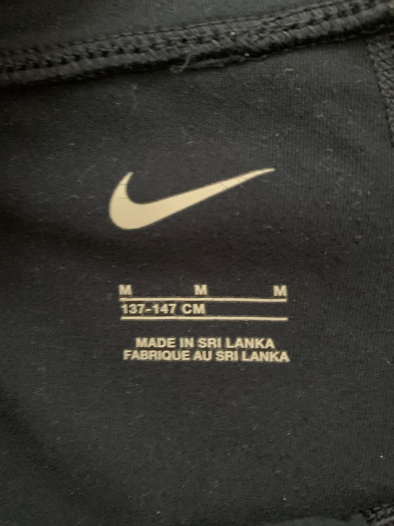 Nike sportrokje met ingebouwde korte broek, maat M, Ophalen of Verzenden, Gebruikt, Meisje, Broek