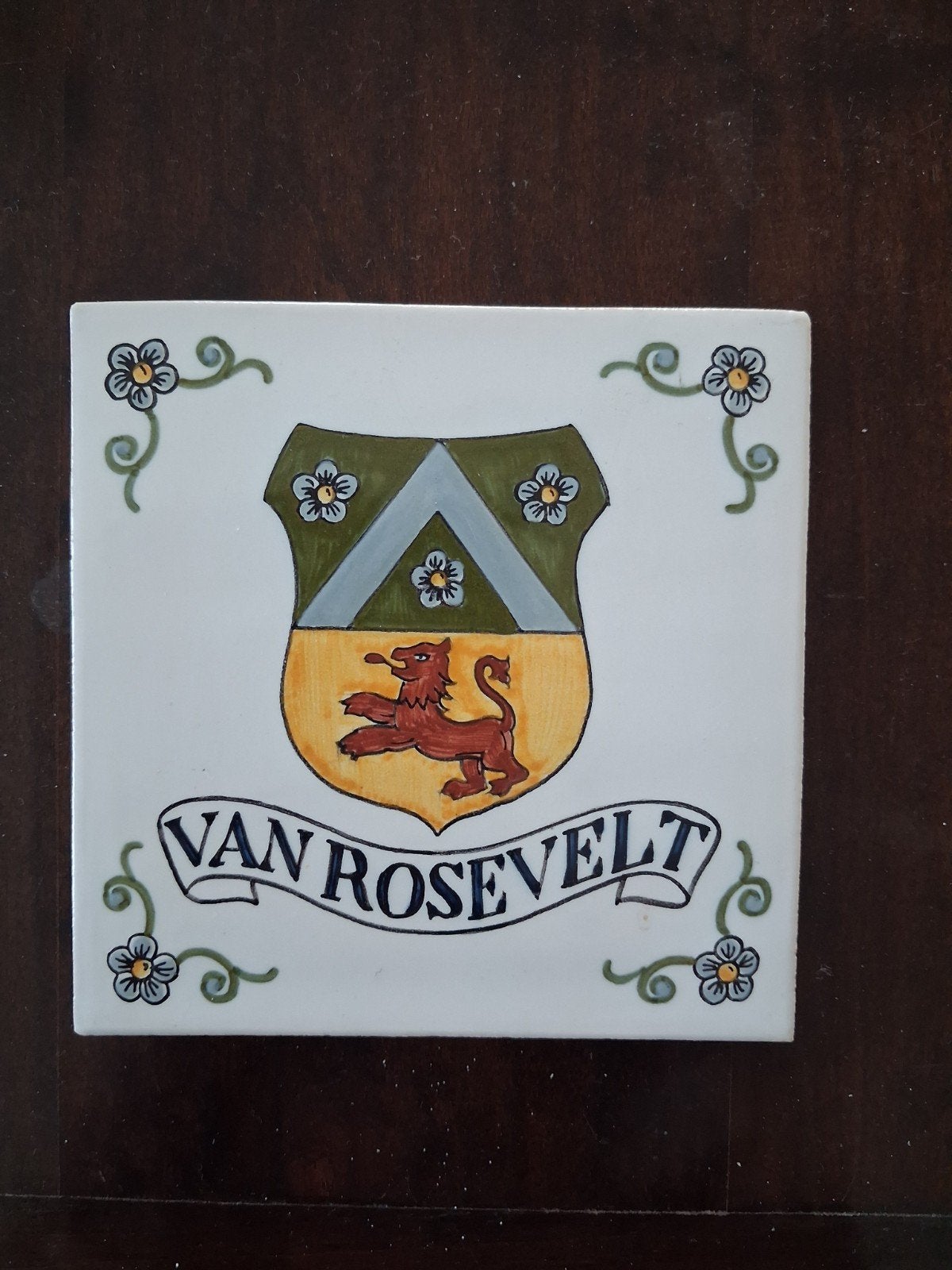Oud Vossemeer. Familiewapen stamvaders president Roosevelt., Ophalen of Verzenden