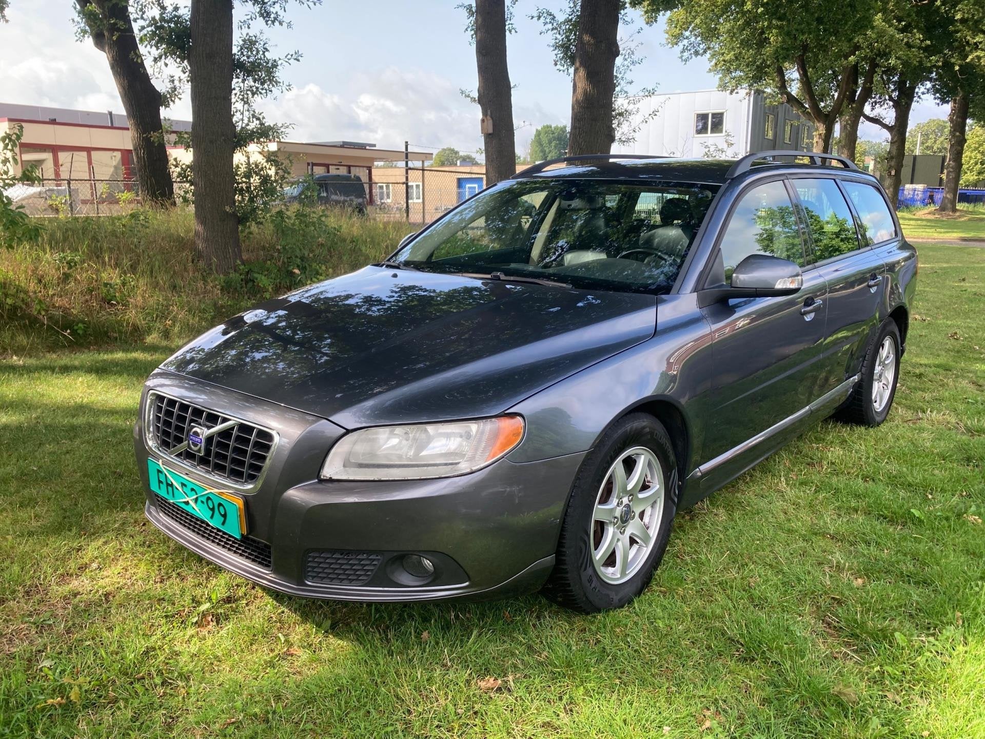 Volvo V70 2.4 D5 Kinetic Duits Kenteken Bj 2008, Gebruikt, Zwart, 2000 kg, Diesel