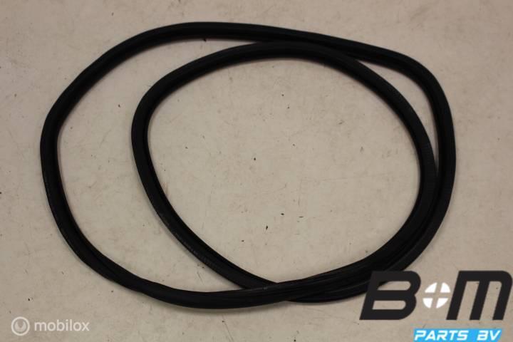 Portierrubber LI of RE achter VW Golf 6 GTI 5K6867913B, Auto-onderdelen, Interieur en Bekleding, Gebruikt