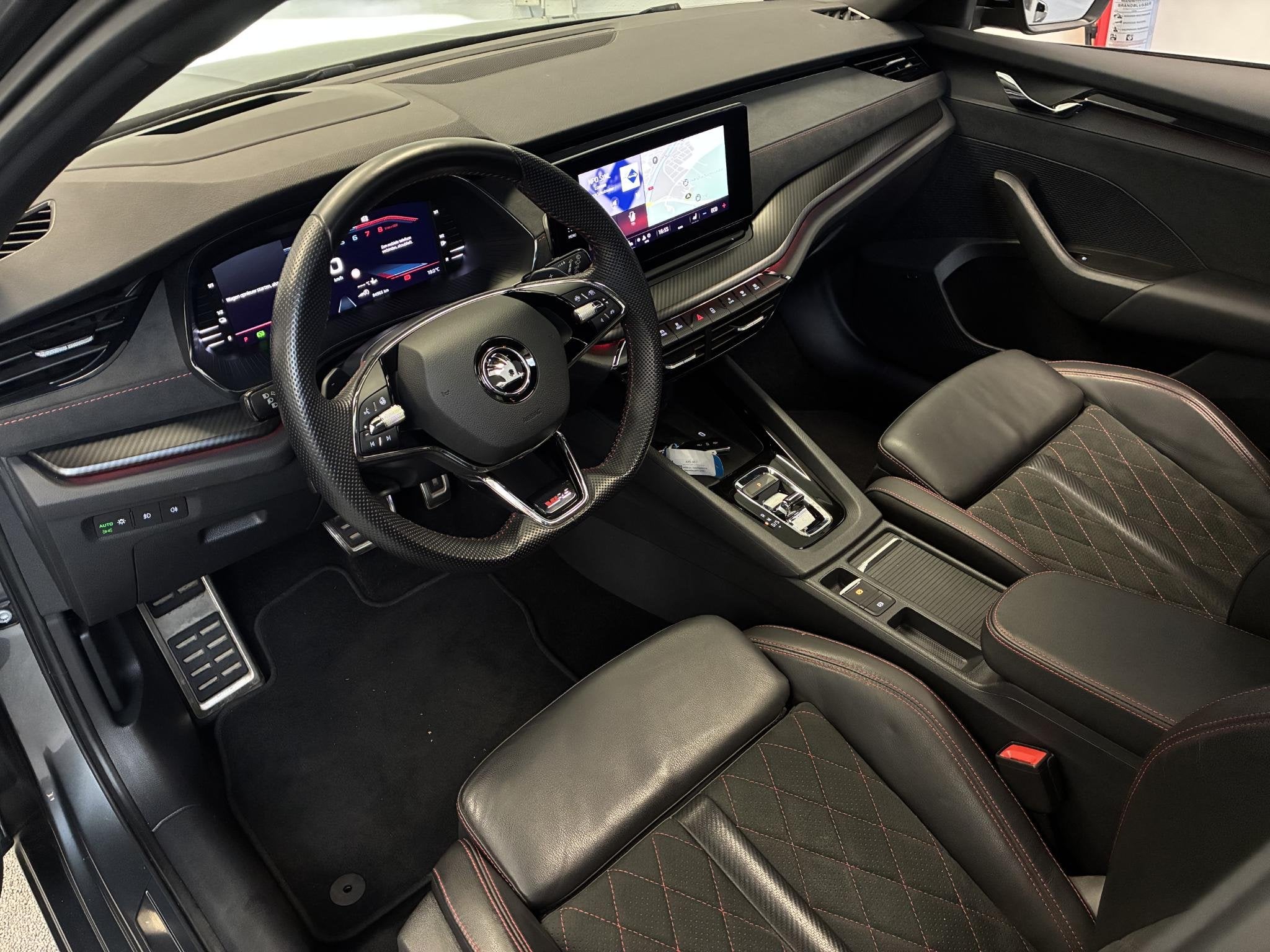 Skoda Octavia Combi 1.4 TSI RS iV PHEV | PANO | 360 CAMERA |, Auto's, Dealer onderhouden, Gebruikt, 4 cilinders, Hybride Elektrisch/Benzine