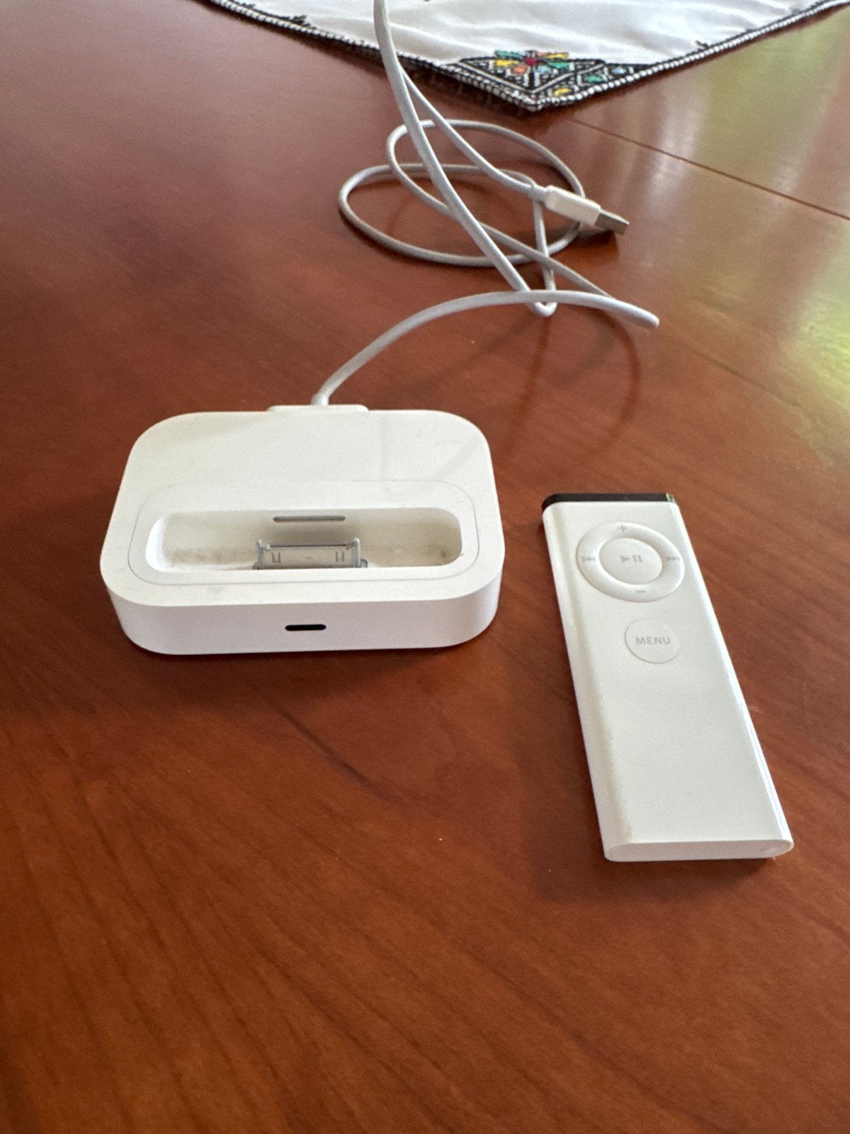 Apple Universal Dock met afstandsbediening en kabel, Ophalen, Gebruikt, Dock of Kabel, Classic of Photo