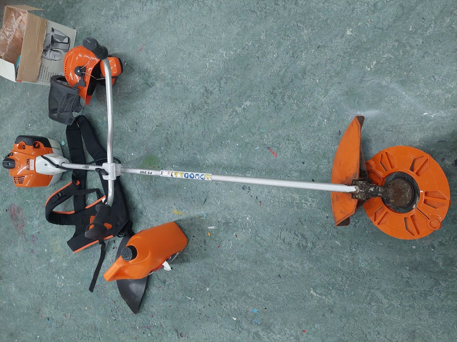 Stihl FS 240 Professionele Bosmaaier - 2-takt Benzine, Ophalen