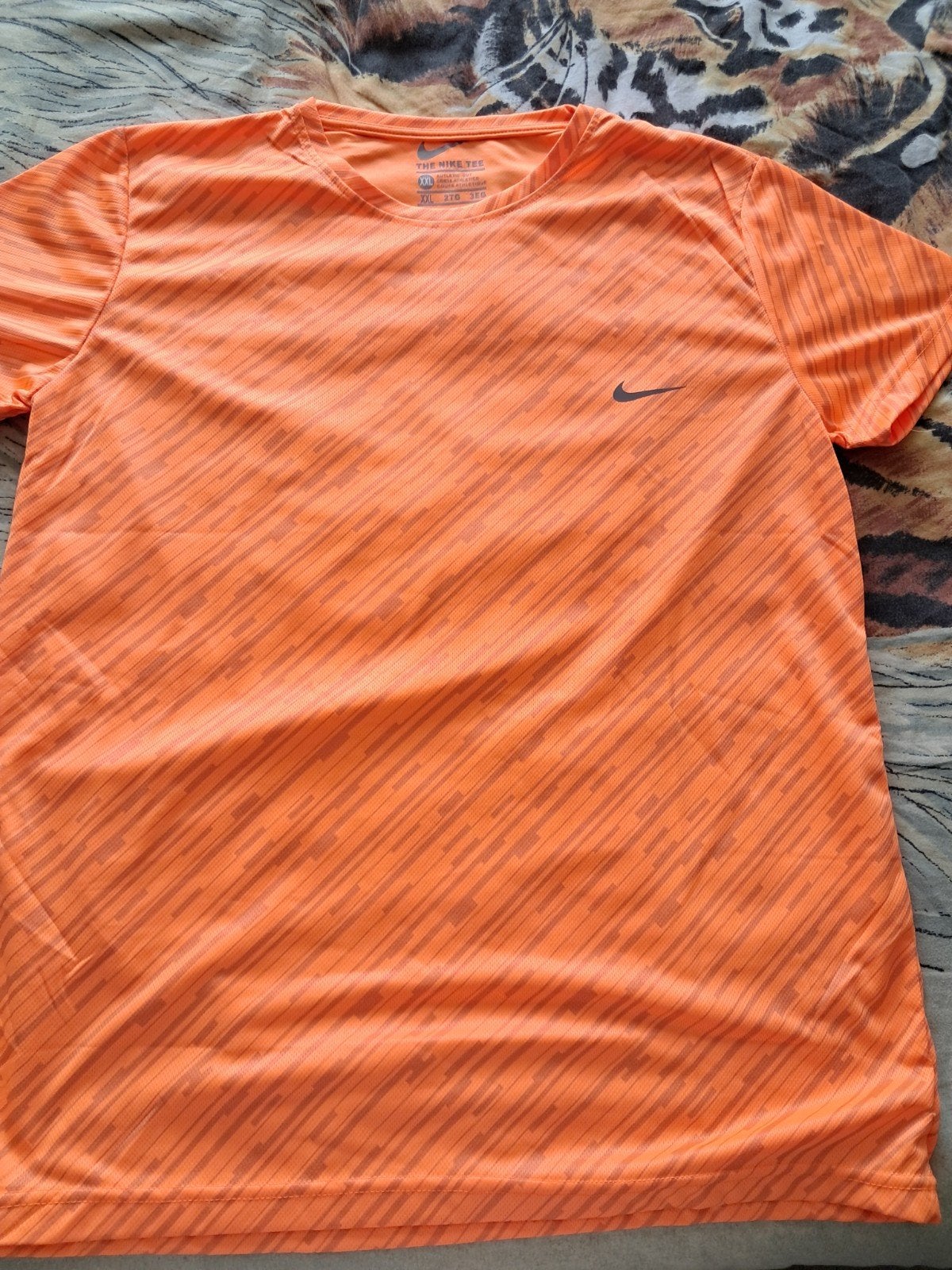 Nike The Nike Tee Oranje Sportshirt XXL valt als xl, Kleding | Heren, T-shirts, Ophalen, Nike, Zo goed als nieuw, Overige maten