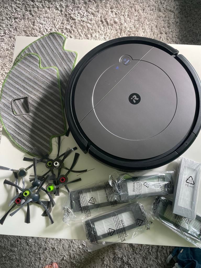 iRobot Roomba Combo Robotstofzuiger met dweilfunctie, Ophalen, IRobot, Zo goed als nieuw, Robotstofzuiger