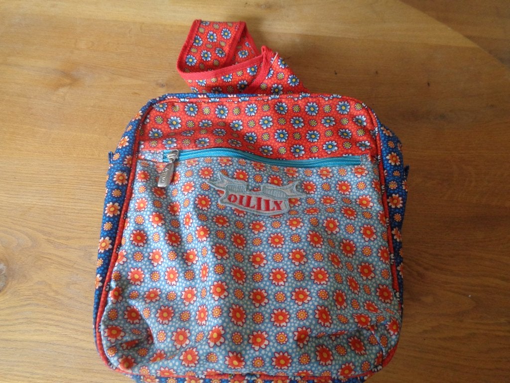 OILILY crossbody schoudertas, Sieraden, Tassen en Uiterlijk, Tassen | Schoudertassen, Ophalen of Verzenden, Zo goed als nieuw