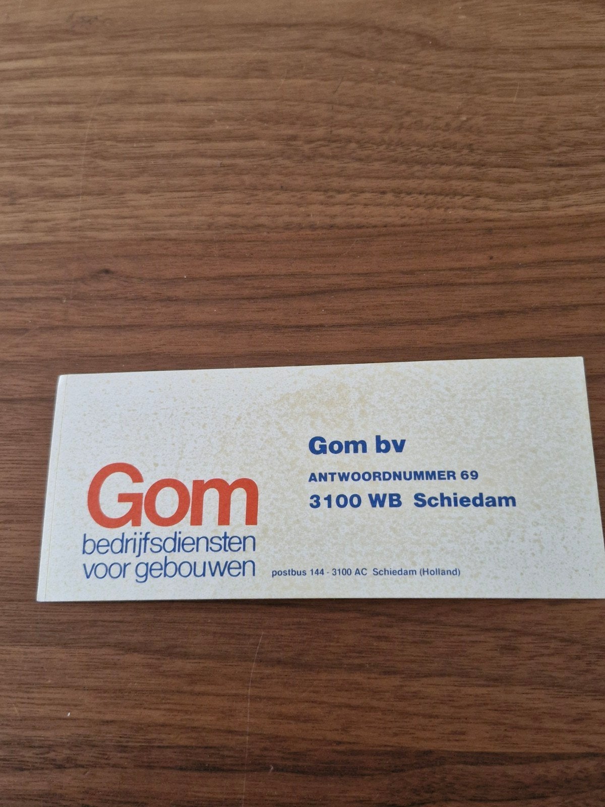 11016 Vintage Gom bv bedrijfsdiensten sticker, Verzamelen, Ophalen of Verzenden, Gebruikt, Bedrijf of Vereniging