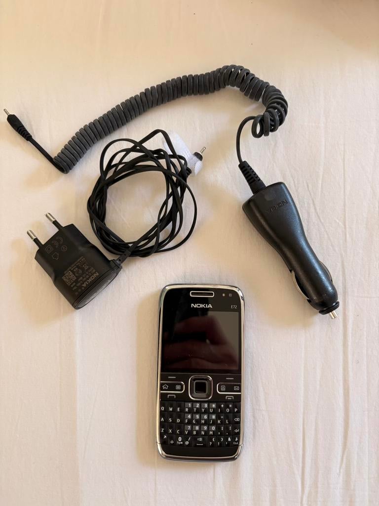 Nokia E72 met lader en autolader, Ophalen of Verzenden, Zo goed als nieuw, Zwart